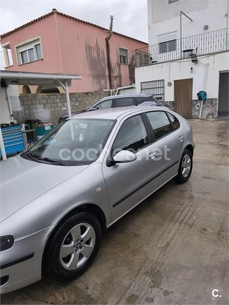 Usado Seat Leon Stella 105 CV (77 kW) 2004 Gris / plata Utilitario