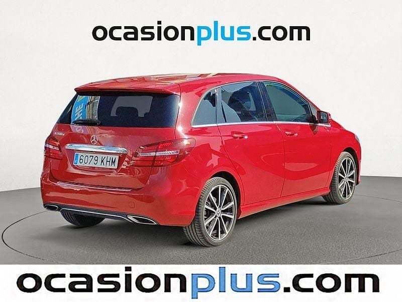 Usado Mercedes B200 136 CV (100 kW) 2018 Rojo Monovolumen