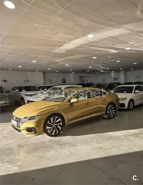 Usado VW Arteon R-line 239 CV (175 kW) 2018 Amarillo Utilitario