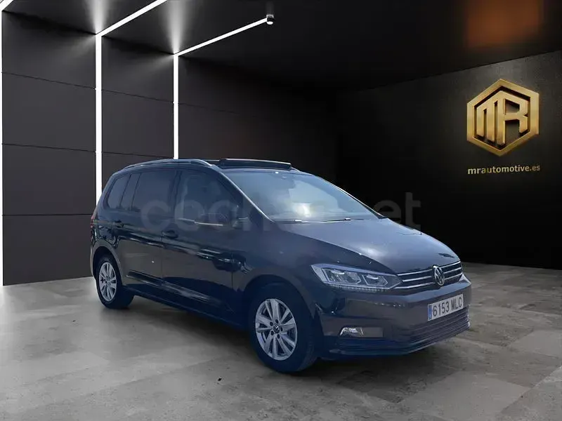 Usado VW Touran Advance 122 CV (89 kW) 2023 Negro Monovolumen