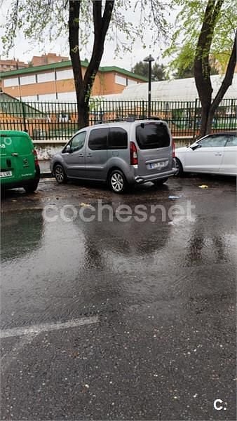 Usado Peugeot Partner Tepee Outdoor 120 CV (88 kW) 2016 Gris / plata Monovolumen