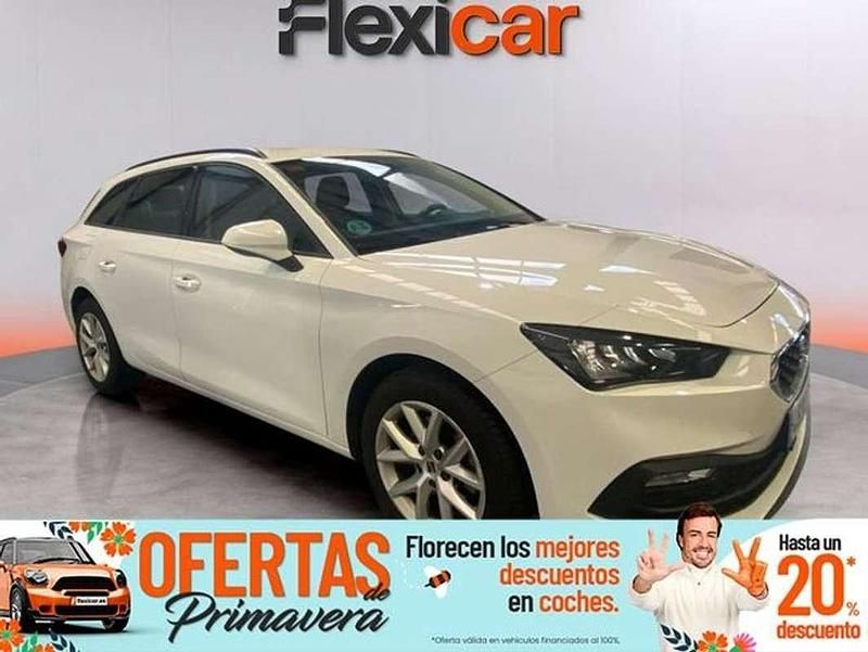 Usado Seat Leon ST Style 131 CV (96 kW) 2021 Blanco Familiar