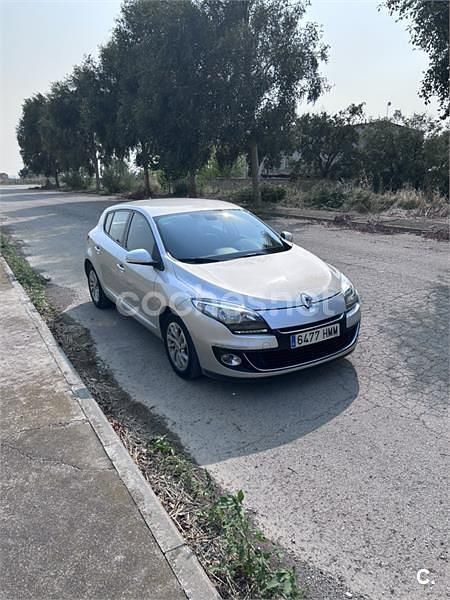 Usado Renault Mégane Business 110 CV (80 kW) 2012 Gris / plata Berlina