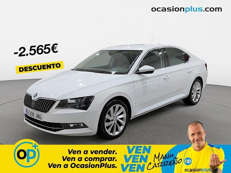 Usado Skoda Superb Style 150 CV (110 kW) 2016 Blanco Berlina