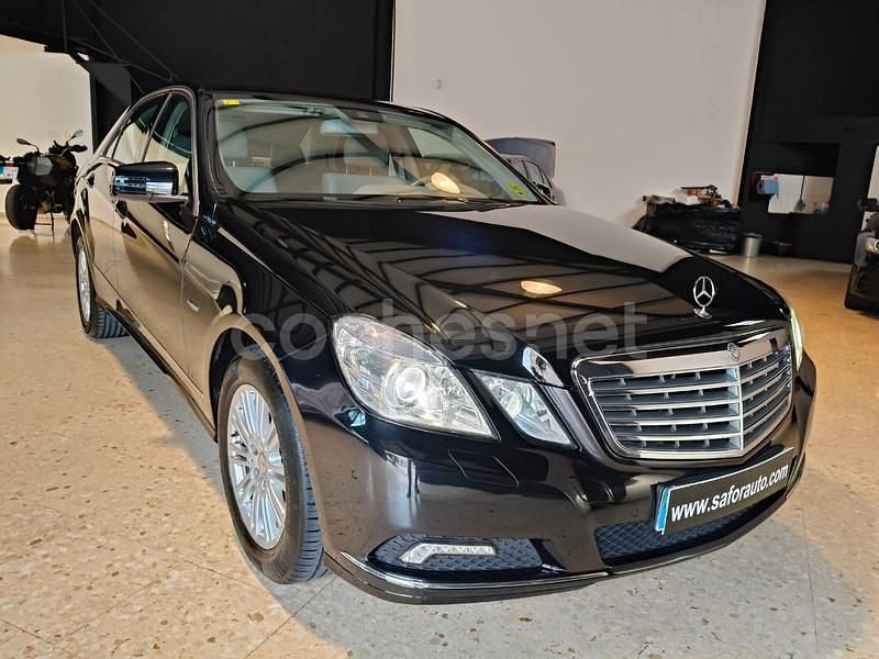 Usado Mercedes E250 Elegance 204 CV (150 kW) 2009 Negro Berlina