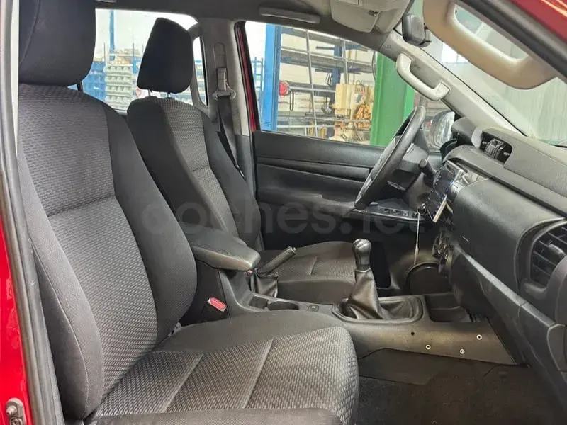 Usado Toyota HiLux 150 CV (110 kW) 2020 Granate Pickup/Camioneta