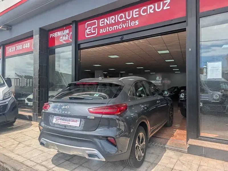 Usado Kia XCeed 141 CV (103 kW) 2021 Gris / plata SUV