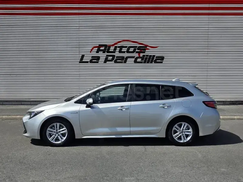 Usado Toyota Corolla Active 122 CV (89 kW) 2019 Gris / plata Familiar