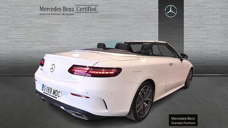 Usado Mercedes E220 AMG line 194 CV (142 kW) 2022 Blanco Descapotable