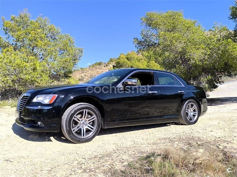 Negro Usado 2013 Lancia Thema Platinum Berlina | 12.000 € - Imagen 1/4