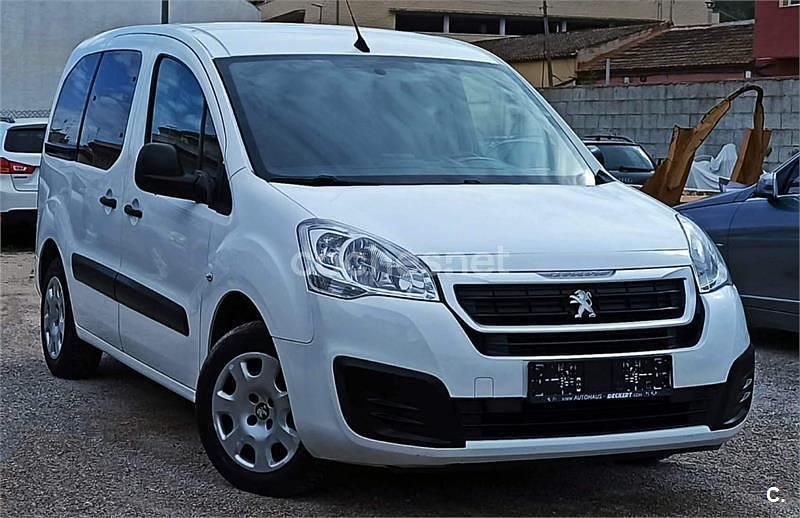 Usado Peugeot Partner Tepee Active 100 CV (73 kW) 2016 Blanco Monovolumen