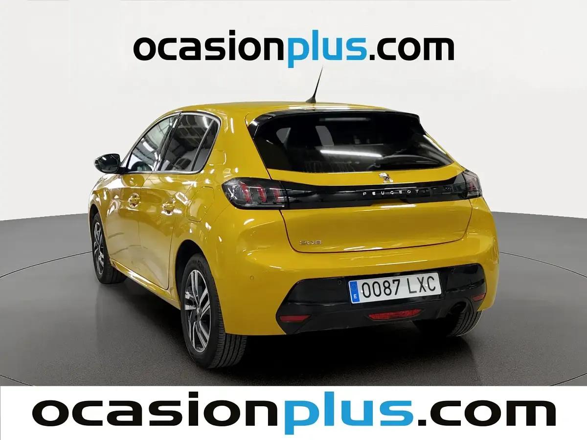 Usado Peugeot 208 Allure 102 CV (75 kW) 2022 Amarillo Utilitario