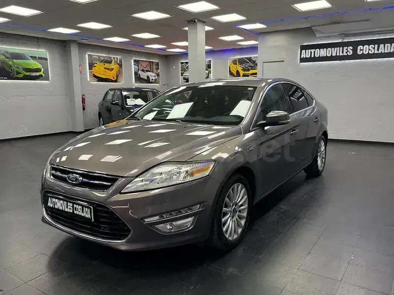 Usado Ford Mondeo Titanium 140 CV (102 kW) 2012 Beige Berlina