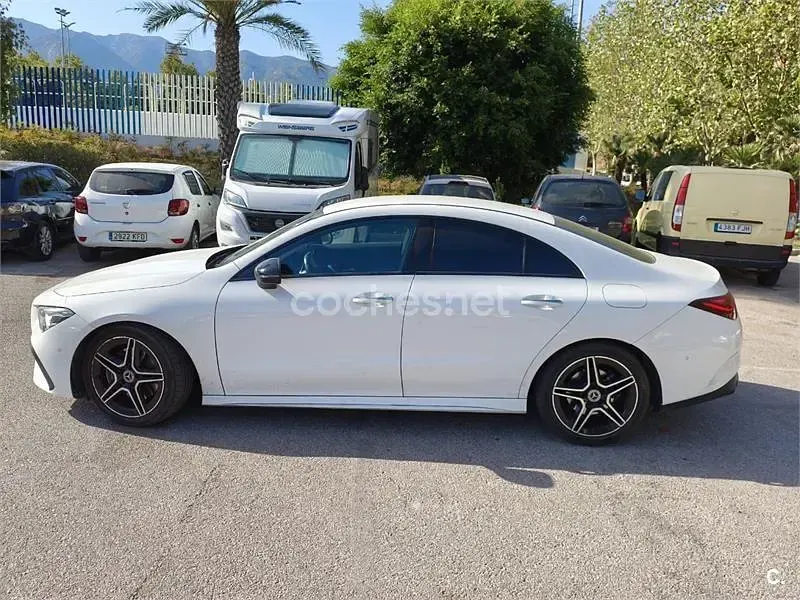 Usado Mercedes CLA200 150 CV (110 kW) 2024 Blanco Coupe