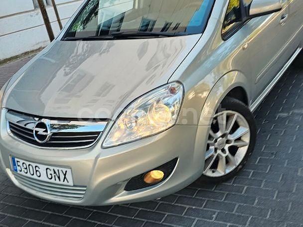 Beige Usado 2009 Opel Zafira Cosmo Monovolumen | 3990 € (Precio justo) - Imagen 1/4