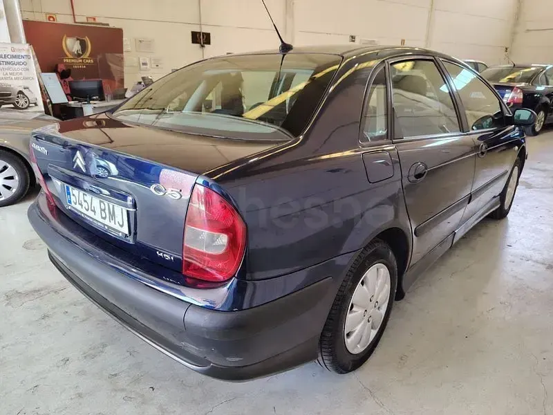 Usado Citroën C5 110 CV (80 kW) 2001 Azul Berlina
