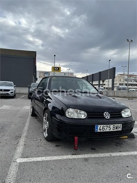 Usado VW Golf Cabriolet Highline 115 CV (84 kW) 2001 Negro Descapotable