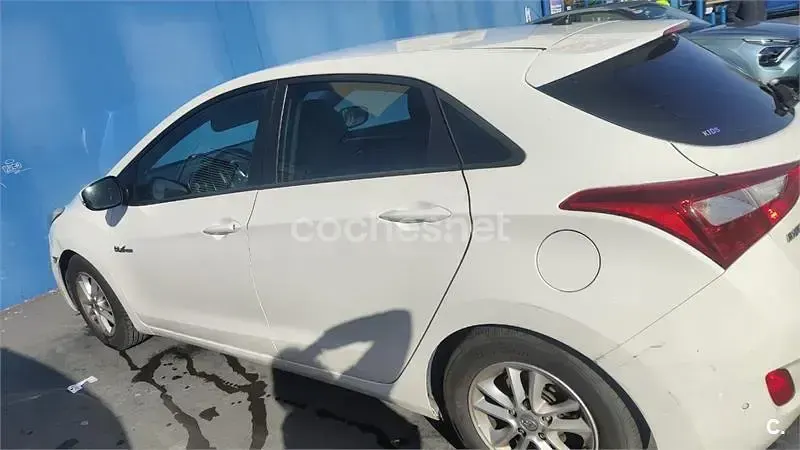 Usado Hyundai i30 Sport 135 CV (99 kW) 2015 Blanco Berlina
