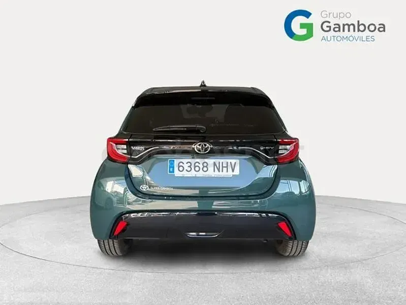 Usado Toyota Yaris Hybrid Style 116 CV (85 kW) 2025 Verde Berlina