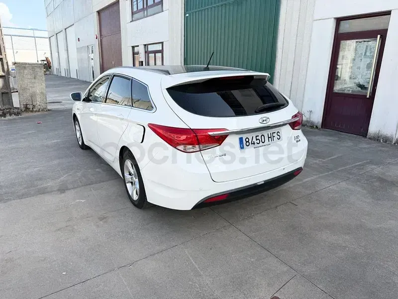 Usado Hyundai i40 136 CV (100 kW) 2012 Blanco Familiar