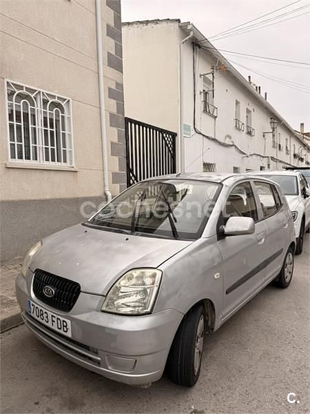 Gris / plata Usado 2006 Kia Picanto LX Utilitario | 2300 € (Precio justo) - Imagen 1/4