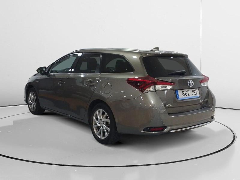 Usado Toyota Auris Hybrid Business Edition 136 CV (100 kW) 2016 Familiar