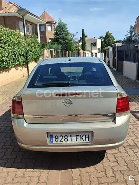 Usado Opel Vectra Essentia 100 CV (73 kW) 2007 Beige Berlina