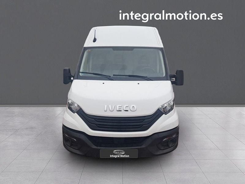 Usado Iveco Daily 156 CV (114 kW) 2023 Blanco Van