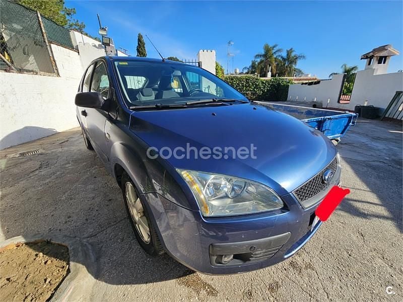 Używany Ford Focus Trend 100 KM (73 kW) 2005 Niebieski Sedan/Limuzyna