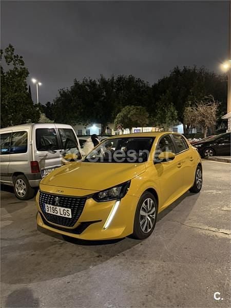 Usado Peugeot 208 Active 100 CV (73 kW) 2021 Amarillo Utilitario