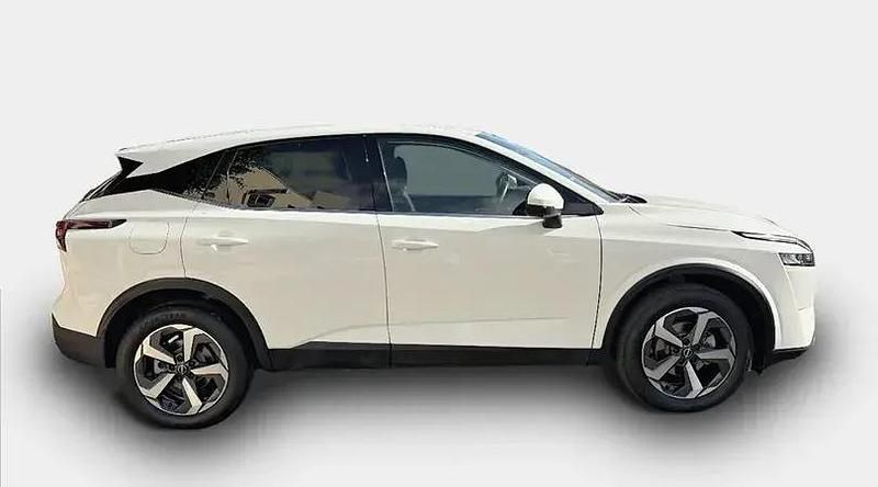 Usado Nissan Qashqai N-Connecta 140 CV (102 kW) 2023 Sapporo white (sólido) SUV