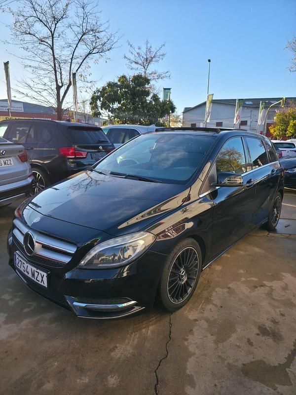 Käytetty Mercedes 220 170 HP (125 kW) 2014 Musta