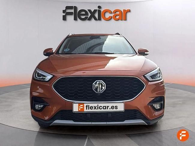 Usado MG ZS Luxury 111 CV (81 kW) 2022 Naranja Berlina