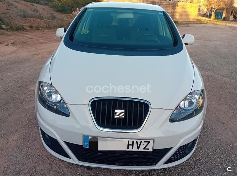 Usado Seat Altea 105 CV (77 kW) 2014 Blanco Monovolumen