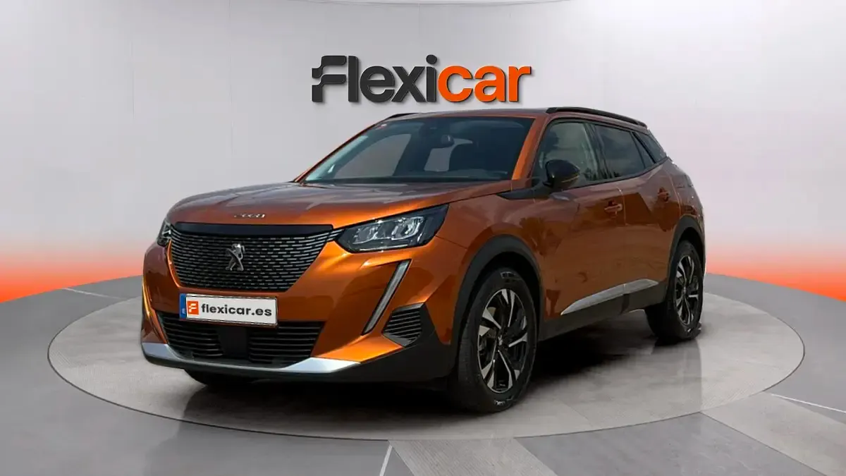 Usado Peugeot 2008 Allure 130 CV (95 kW) 2021 Naranja SUV