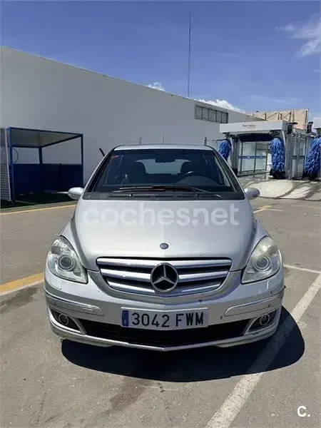 Usado Mercedes B200 193 CV (141 kW) 2007 Gris / plata Monovolumen