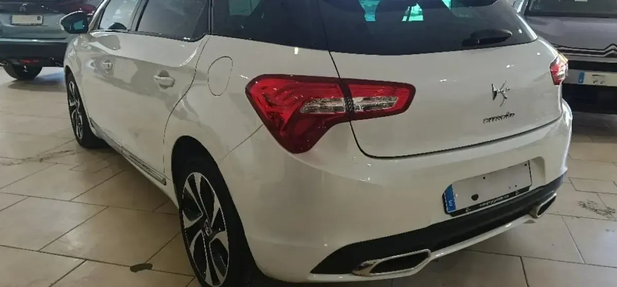 Usado DS Automobiles DS5 Style 150 CV (110 kW) 2015 Blanco Utilitario