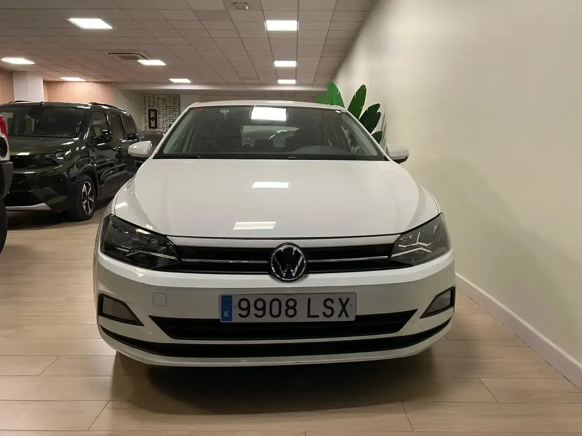 Usado VW Polo Life 95 CV (69 kW) 2021 Blanco Utilitario