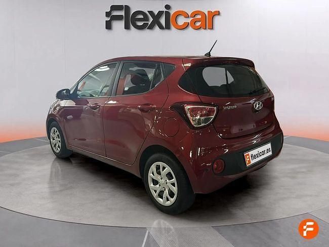 Usado Hyundai i10 GO! 87 CV (63 kW) 2018 Rojo Utilitario