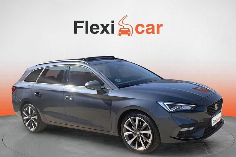Usado Seat Leon FR 150 CV (110 kW) 2020 Blanco Familiar