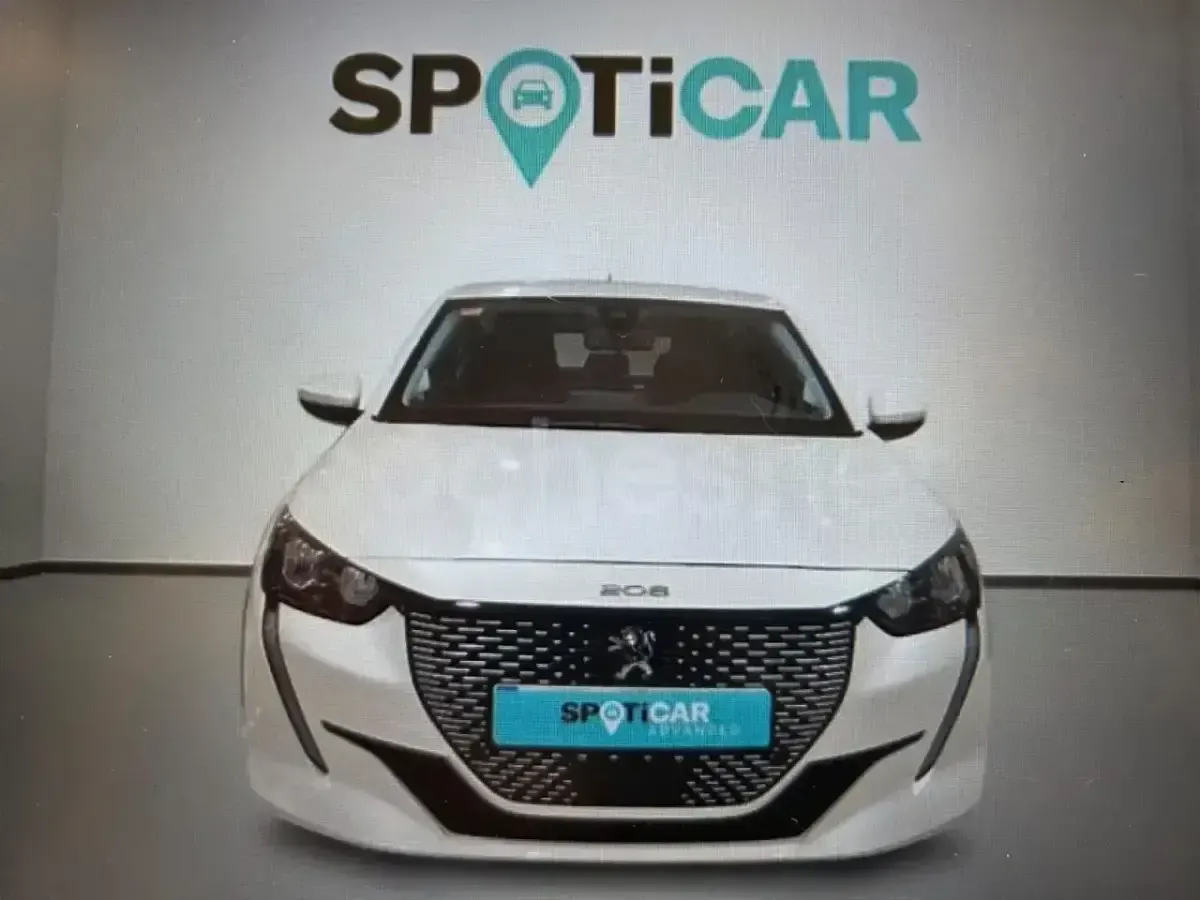 Usado Peugeot e-208 Allure 100 kW (136 CV) 2021 Blanco Utilitario