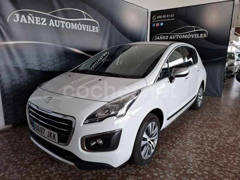 Blanco Usado 2015 Peugeot 3008 Access Berlina | 11.490 € (Caro) - Imagen 1/4
