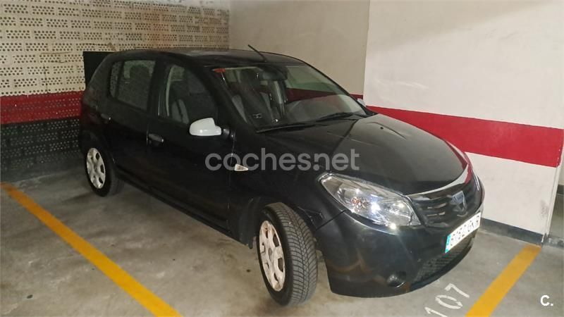 Negro Usado 2009 Dacia Sandero Ambiance Utilitario | 3000 € (Precio justo) - Imagen 1/4