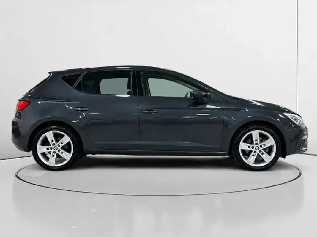 Usado Seat Leon FR 150 CV (110 kW) 2019 Gris Utilitario