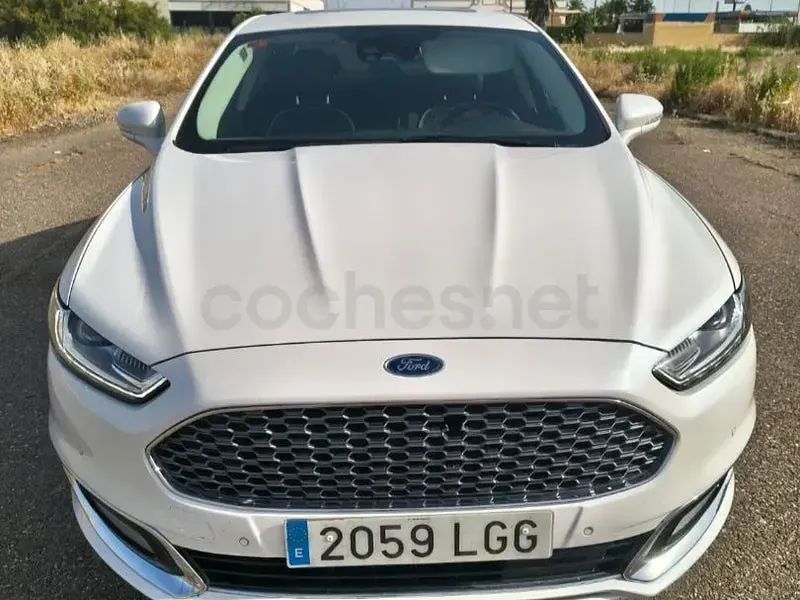 Usado Ford Mondeo Vignale 190 CV (139 kW) 2018 Blanco Berlina