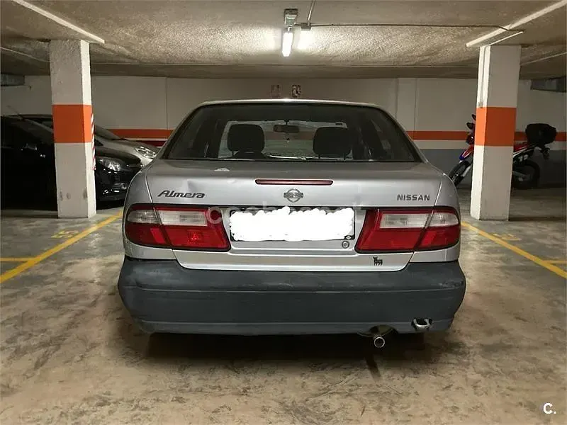 Usado Nissan Almera 87 CV (63 kW) 1999 Gris / plata Berlina