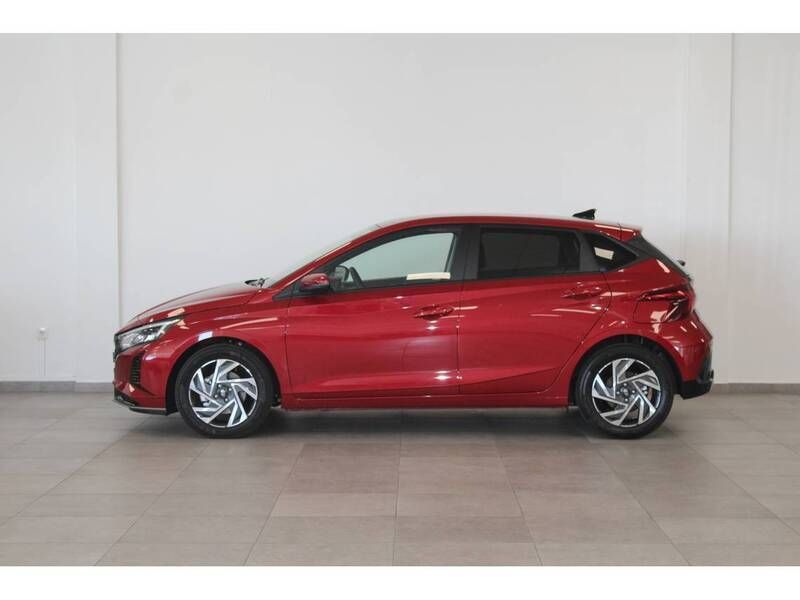 Usado Hyundai i20 101 CV (74 kW) 2024 Rojo Berlina