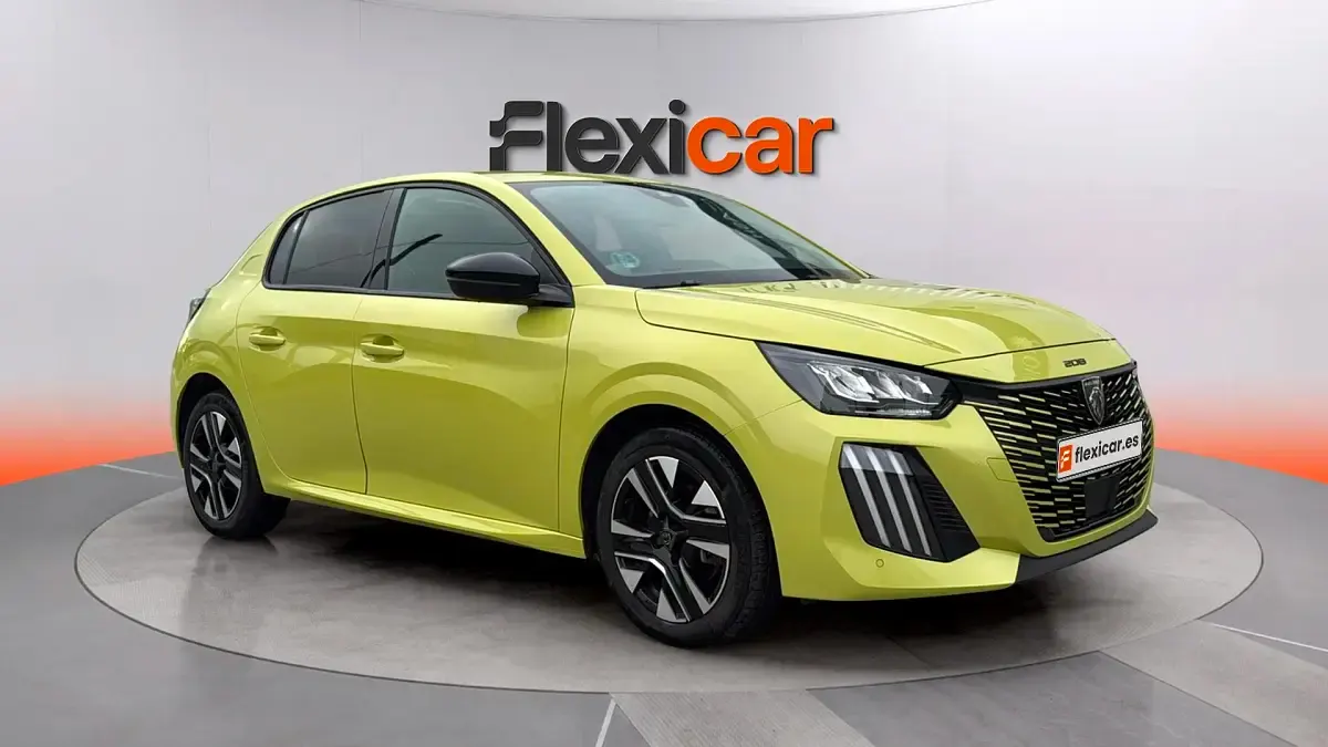 Usado Peugeot 208 Allure 101 CV (74 kW) 2025 Utilitario