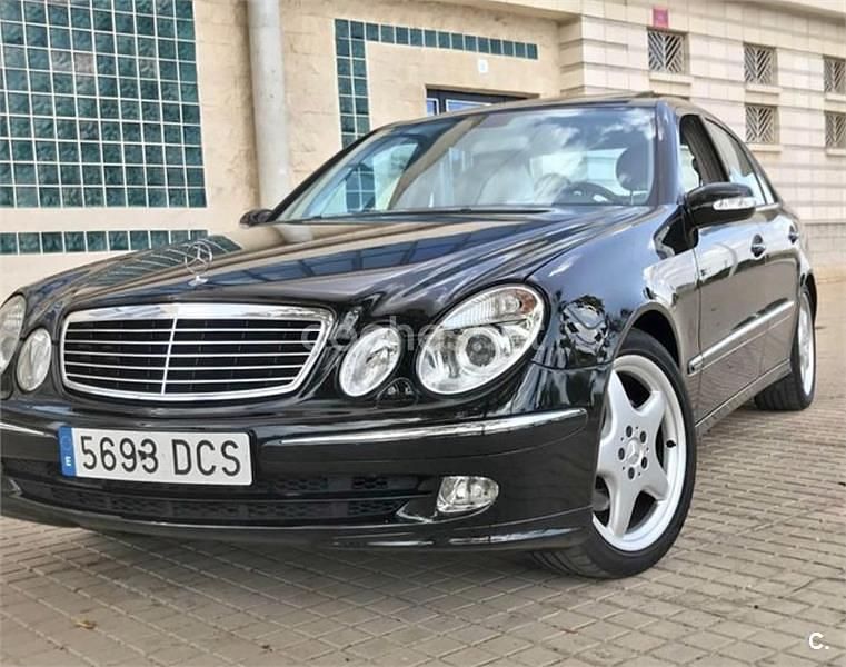 Usado Mercedes E320 Avantgarde 204 CV (150 kW) 2003 Negro Berlina