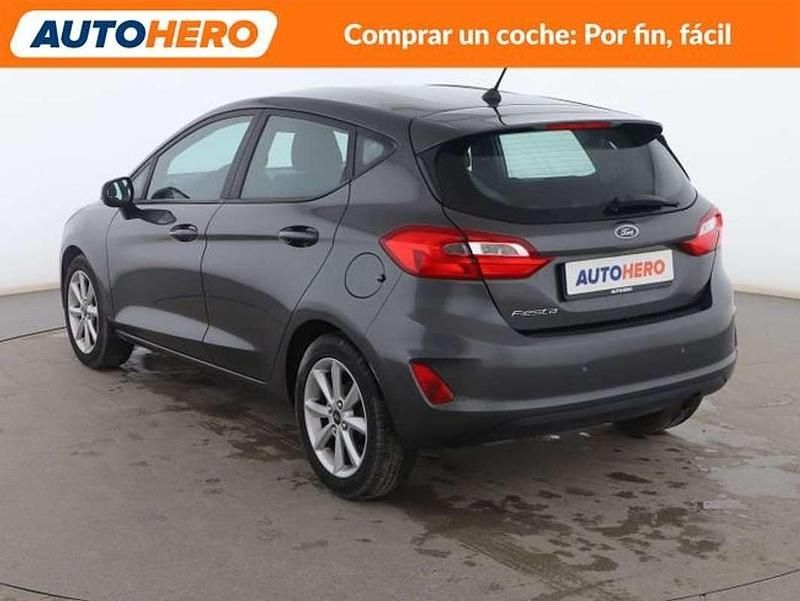 Usado Ford Fiesta Trend+ 101 CV (74 kW) 2018 Gris Utilitario